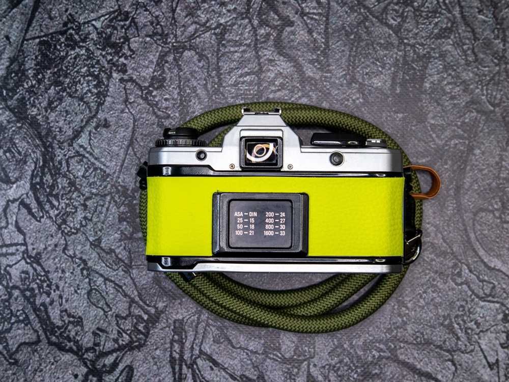 Yashica FX-D Quartz + Yashica ML 50 mm f 1.7 + pasek