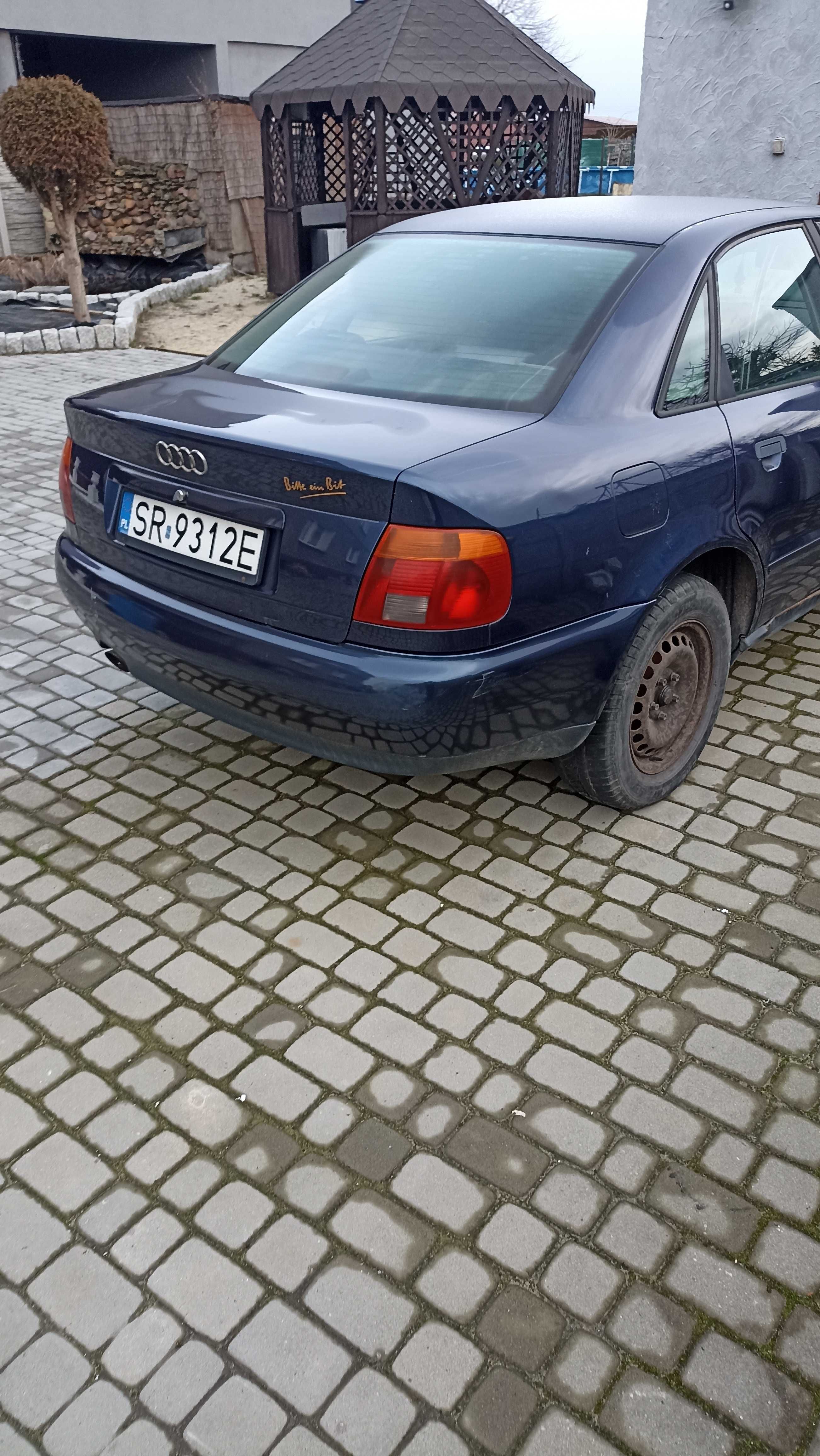 Audi a4 B5 1.6 bezyna