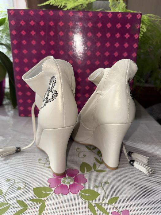 Сапожки, ботінки, взуття осінь