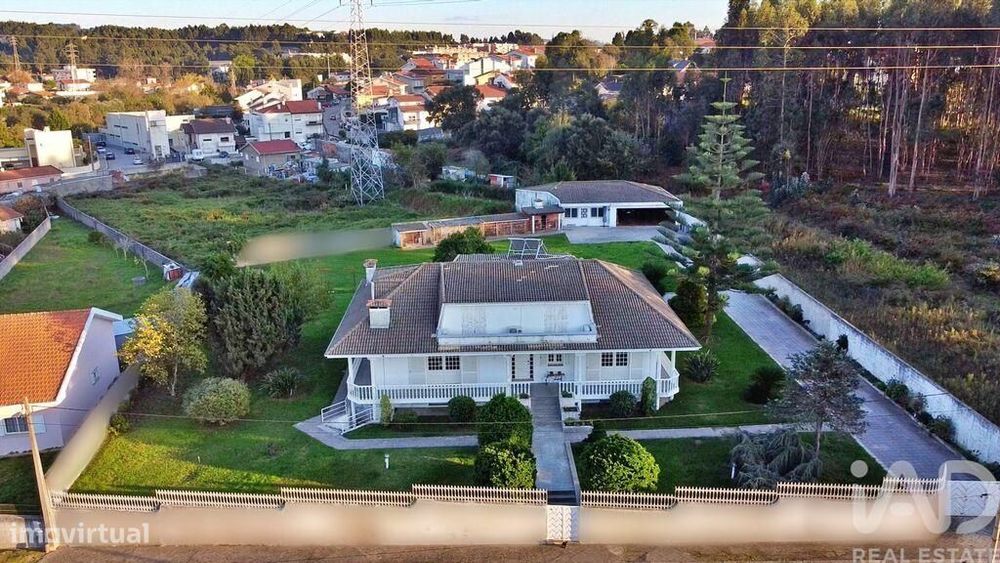 Propriedade T5 em Canelas de 864,00 m2