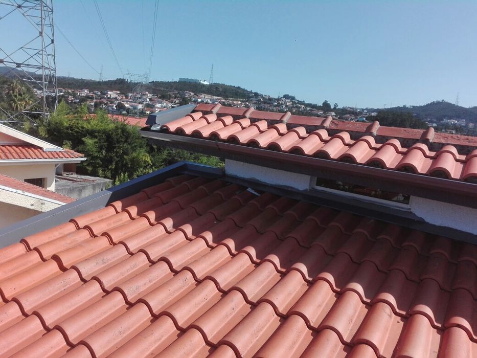 Picheleiro, e construção civil e carpintaria de interiores