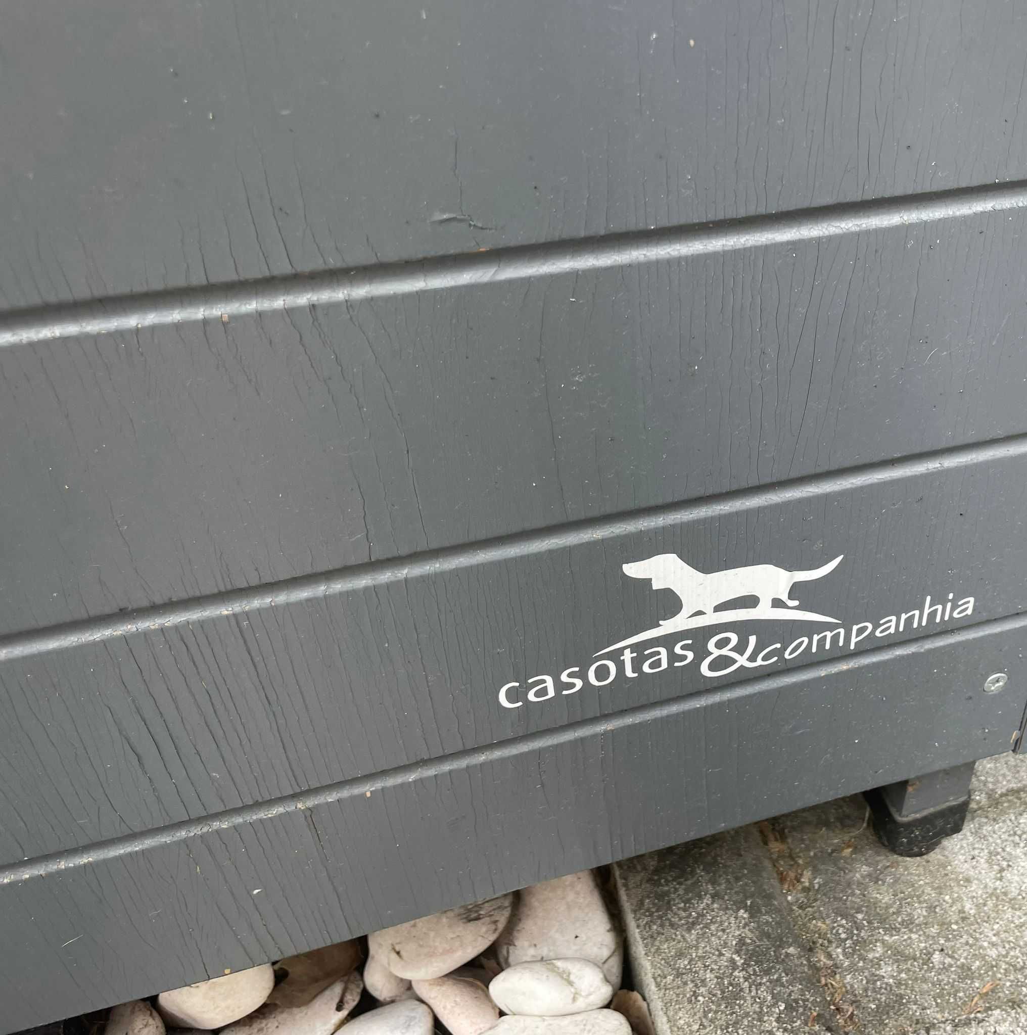 Casota para cão em madeira - Marca "Casotas e Companhia"