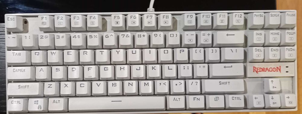 Computer ASUS / Monitor AOC / Teclado Mecânico --> Bundle