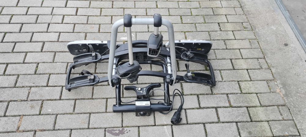 Bagażnik Thule na dwa rowery, uchylny.