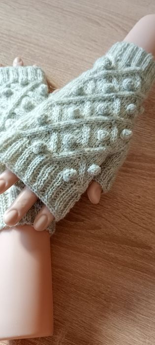 Wełniane rękawiczki bez palców. Mitenki damskie.