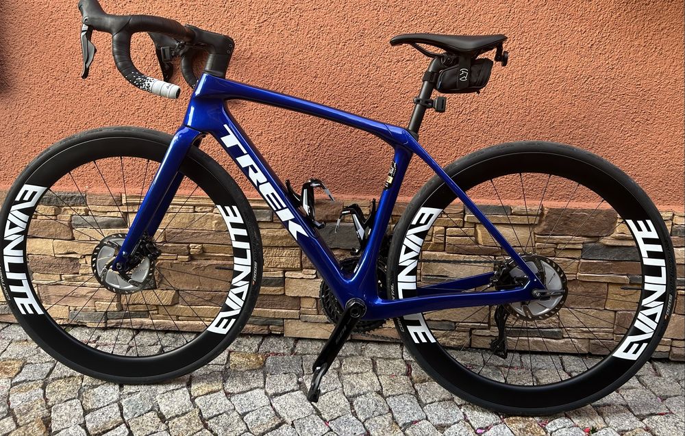 Rower szosowy Trek Domane SL6 gen4 Di2  koła Evanlite, na gwarancji