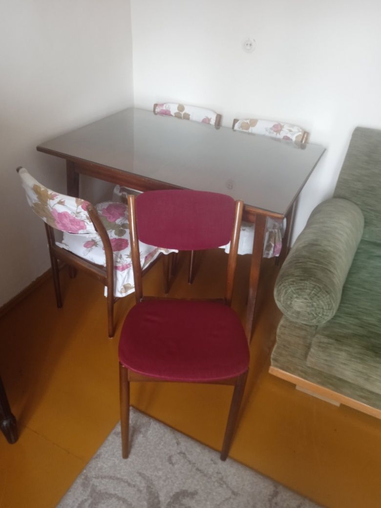 Stół PRL + 4 krzesła