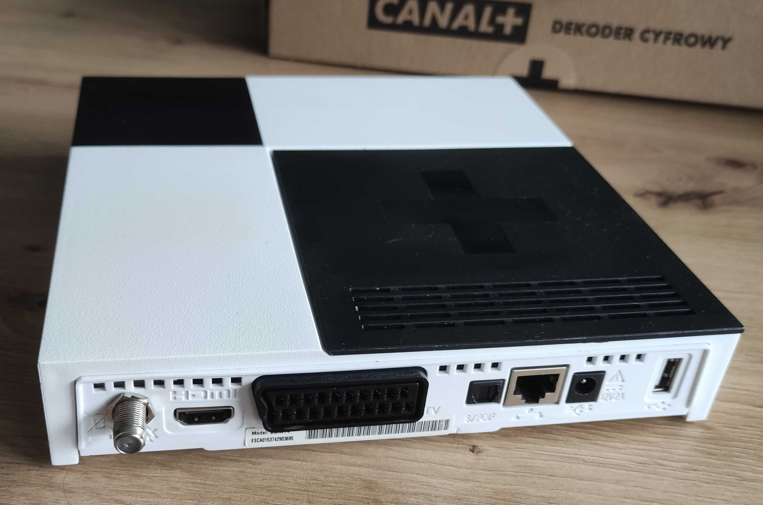 Dekoder Canal+ Sagecom DSIW74 z usługą telewizja na kartę