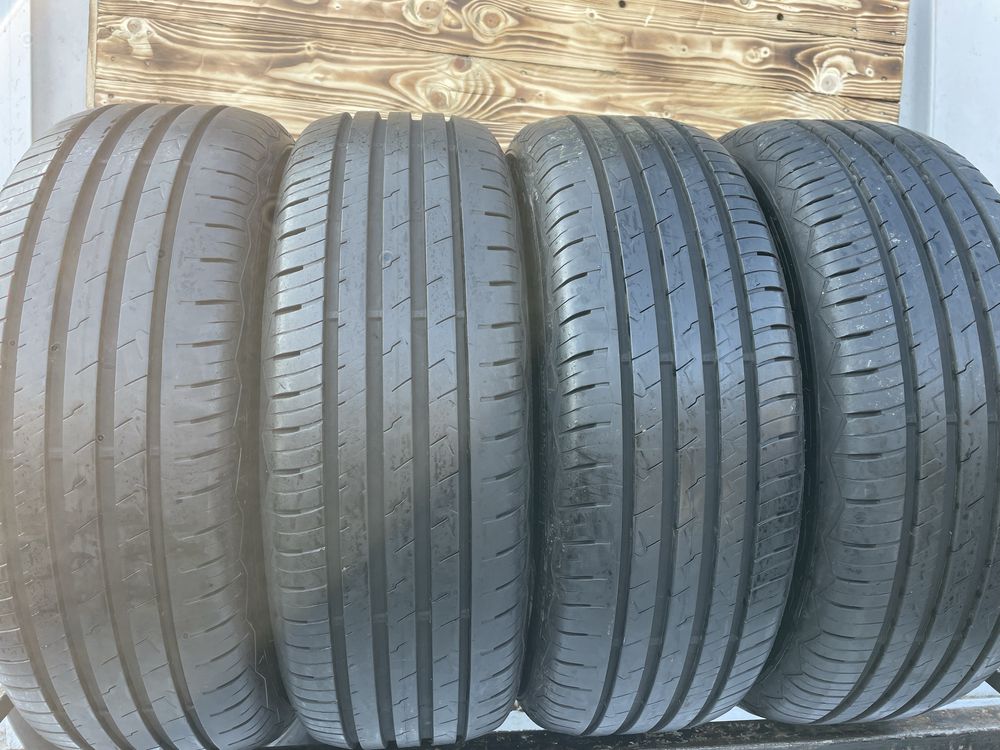 Шини 205/60 r16 стан нових Debica