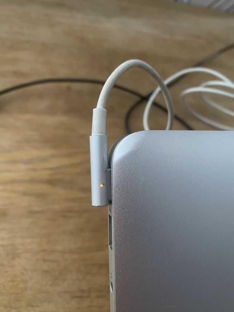 MacBook Air A1369 —ціна договірна