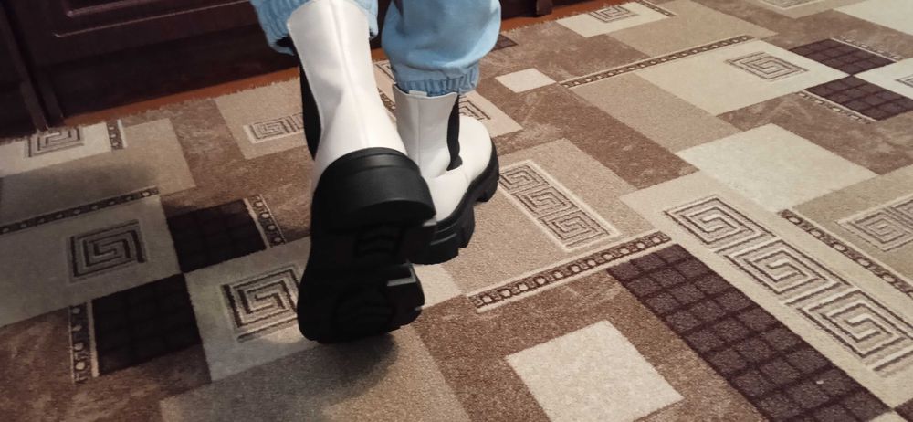 Жіночі ботинки челсі