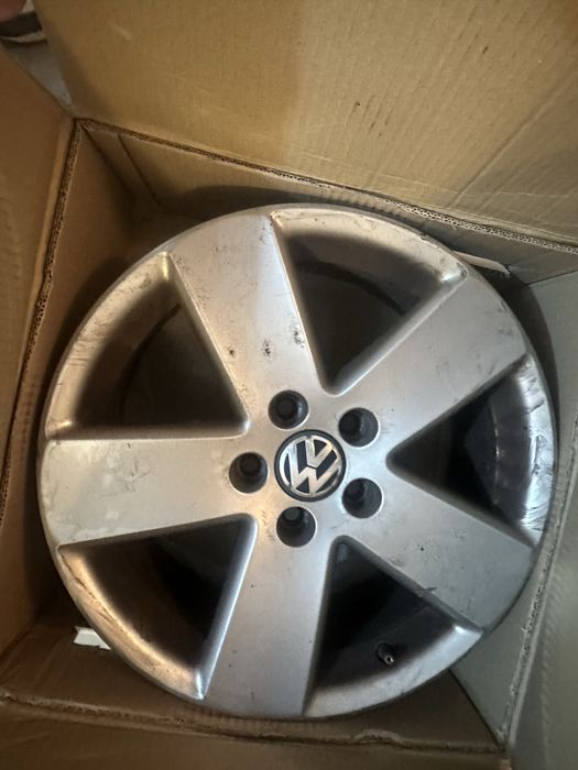 Felgi  Passat b 6 orginalne.