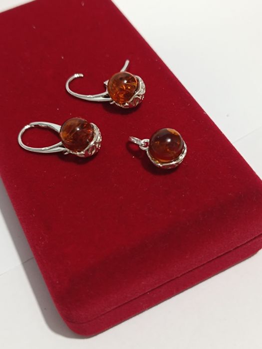 Srebrny komplet kolczyki wisiorek żołędzie z koniakowym bursztynem,925