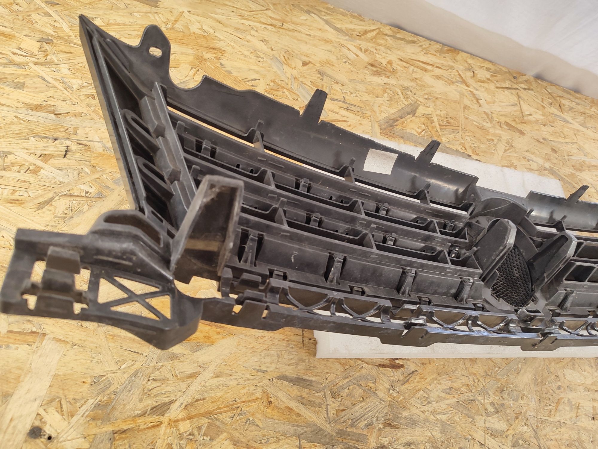 Grill Atrapa VW Touran 1T0 Caddy 10r -15r Oryginał
