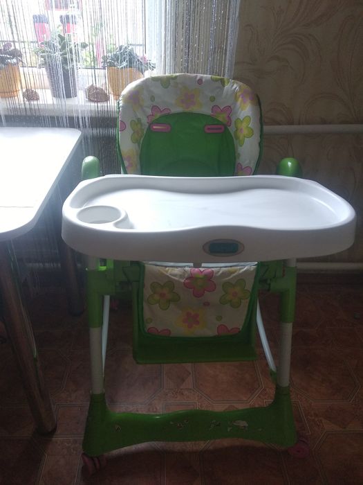 Стільчик для годування
