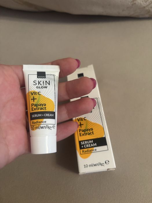 Rozswietlajace serum i krem do twarzy 2 w 1 miniwersja