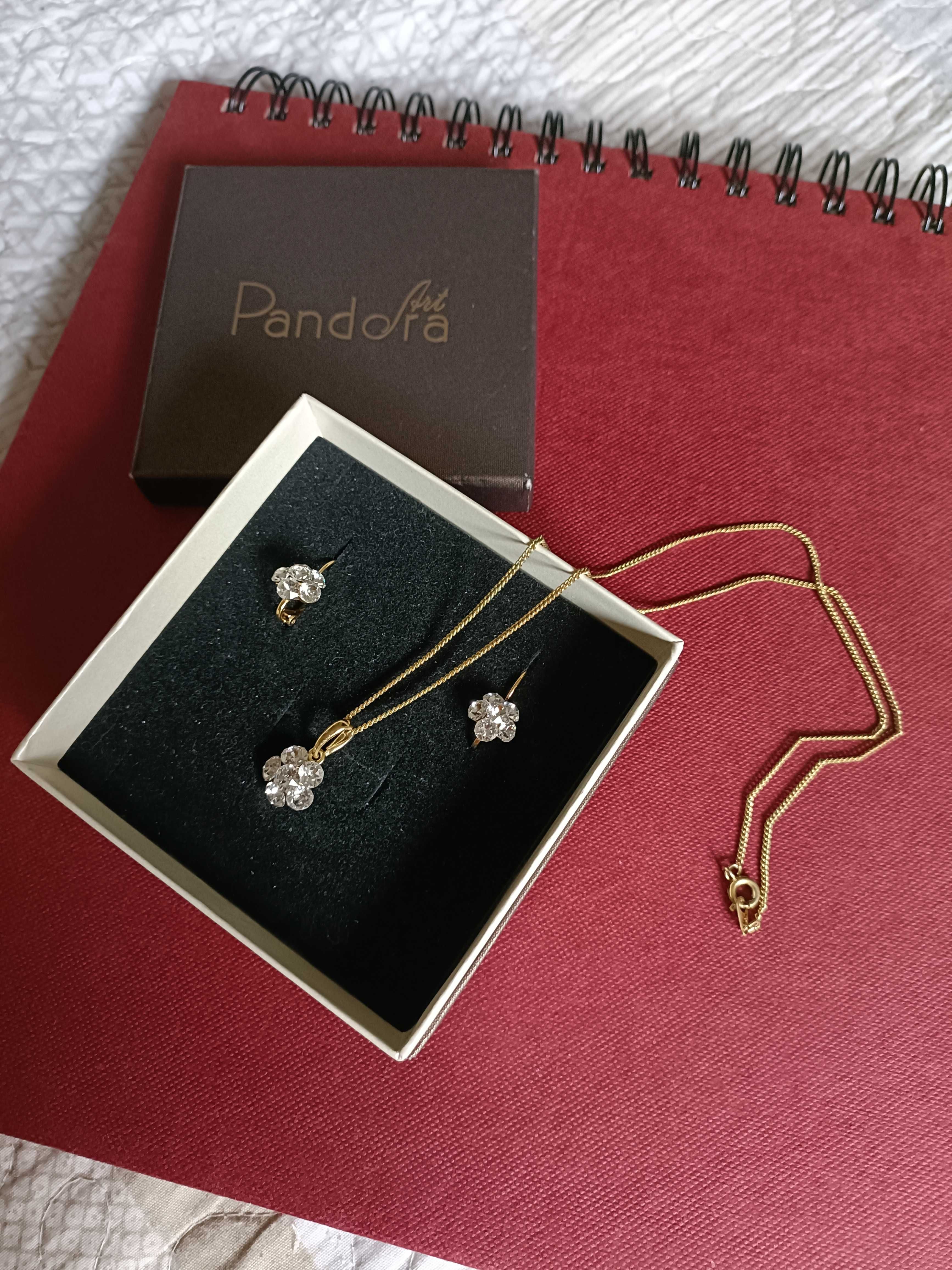 Zestaw biżuterii kolczyki,łańcuszek i wisiorek Pandora Art