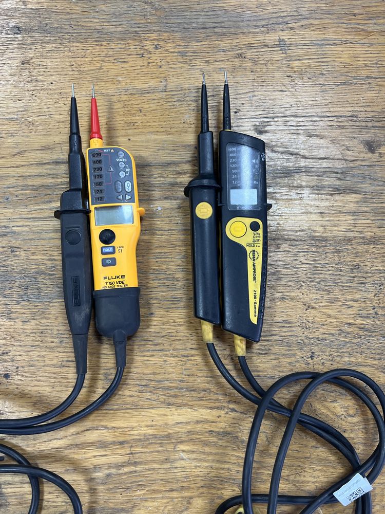 Цифрові  КЛЕЩИ AM 600 AC / DC WURTH