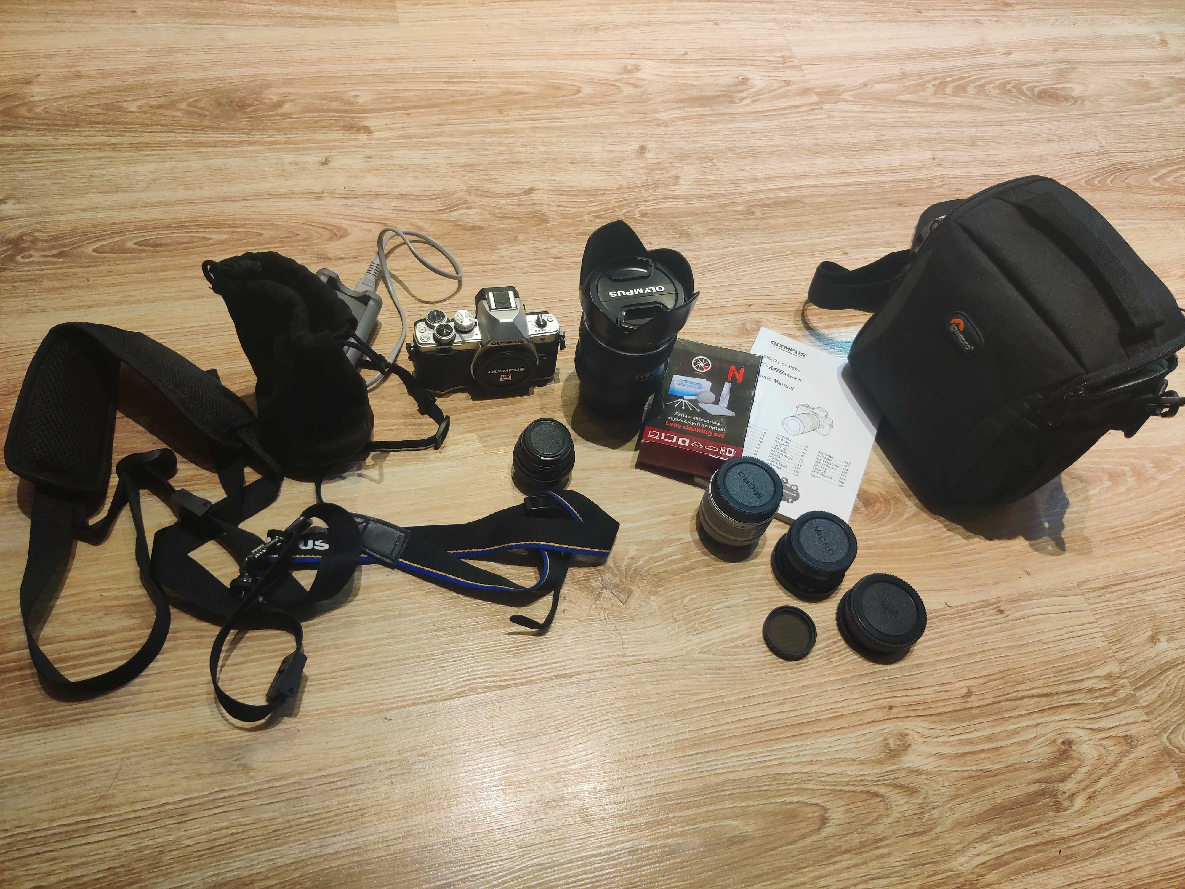 Olympus OM-D E-M10 Mark II + 4 obiektywy + karta 64 GB + akcesoria
