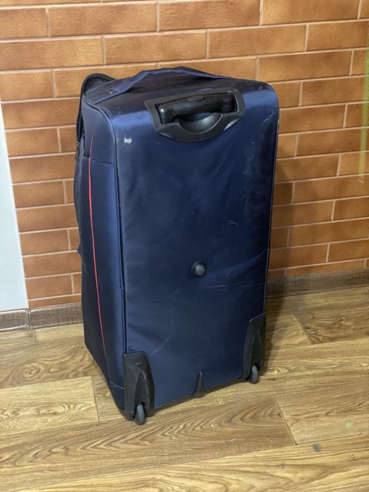 Сумка на коласах, велика валіза на колесах