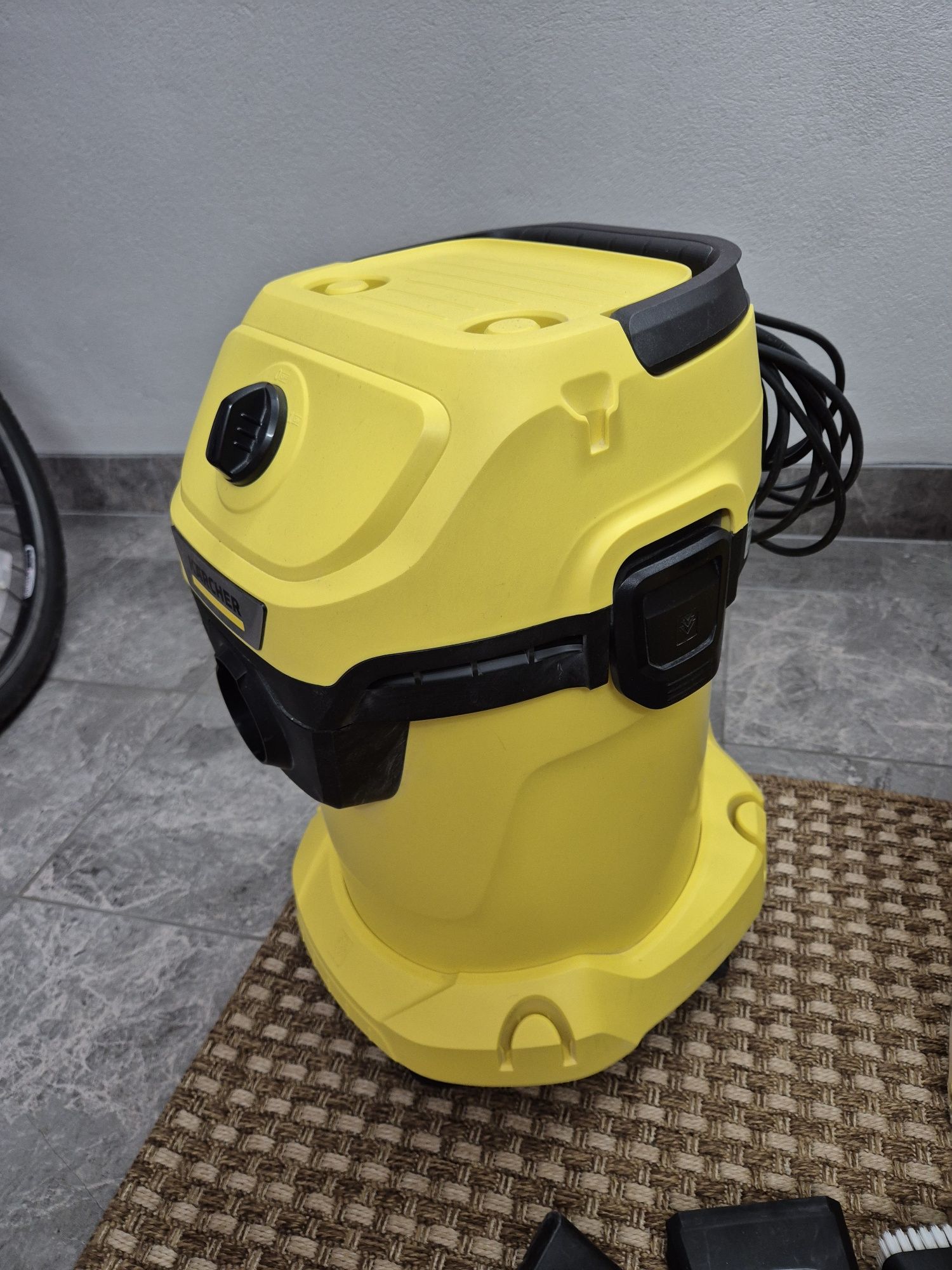 Odkurzacz przemysłowy Karcher WD 3, gwarancja