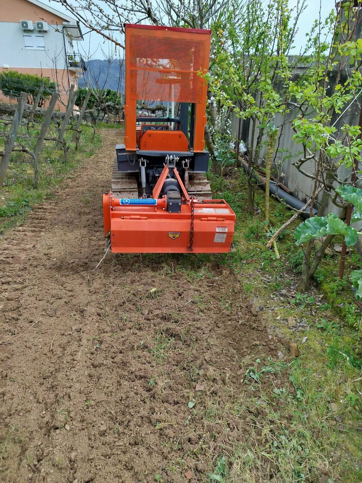 Máquina agrícola de rastos