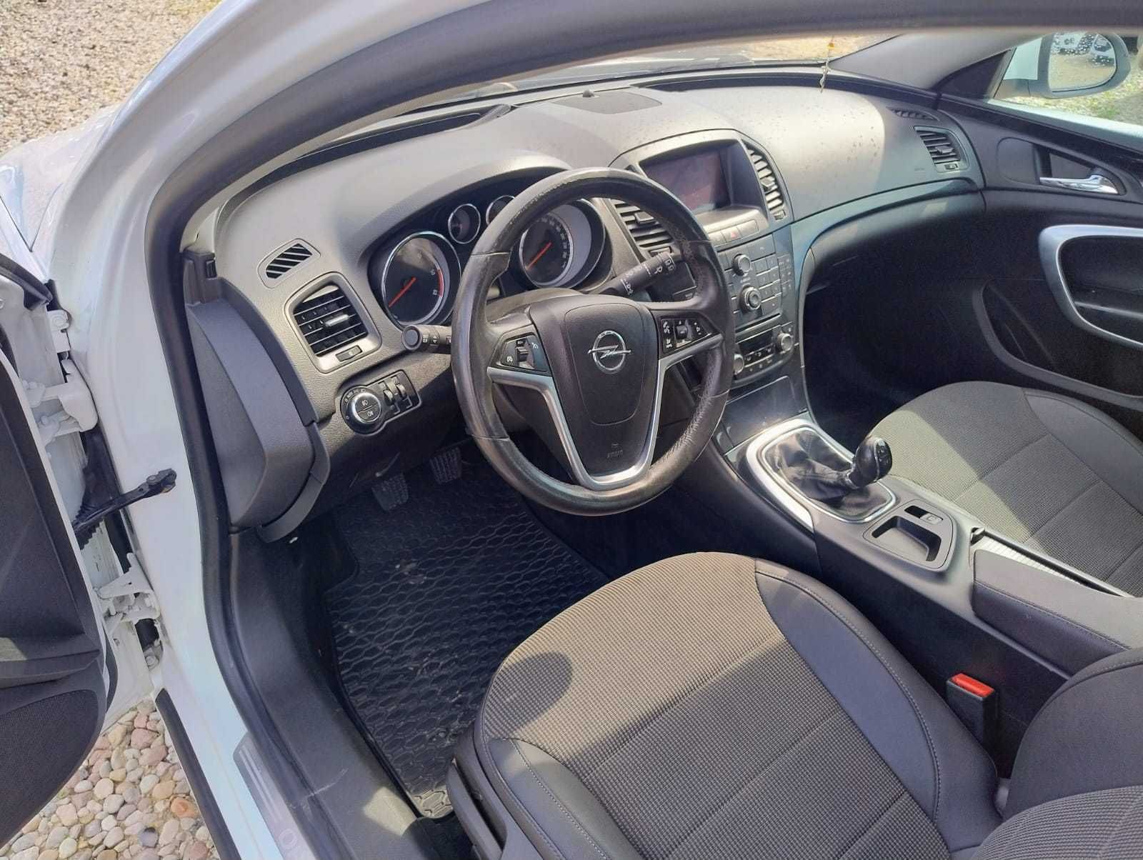 Opel Insignia 2,0 TDCi 130km doinwestowane auto