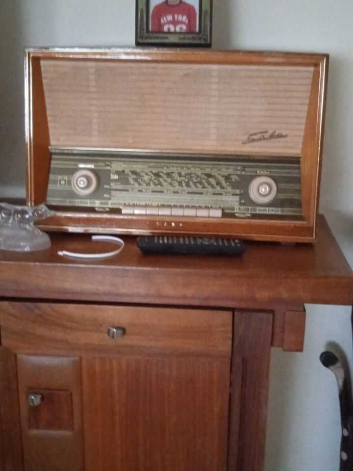 Radio antigo marca Saba