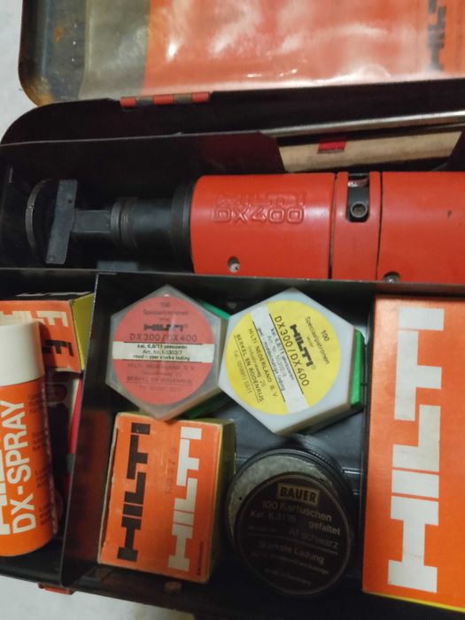 Pistolet prochowy do gwoździ Hilti. DX-400 Stan bardzo dobry.