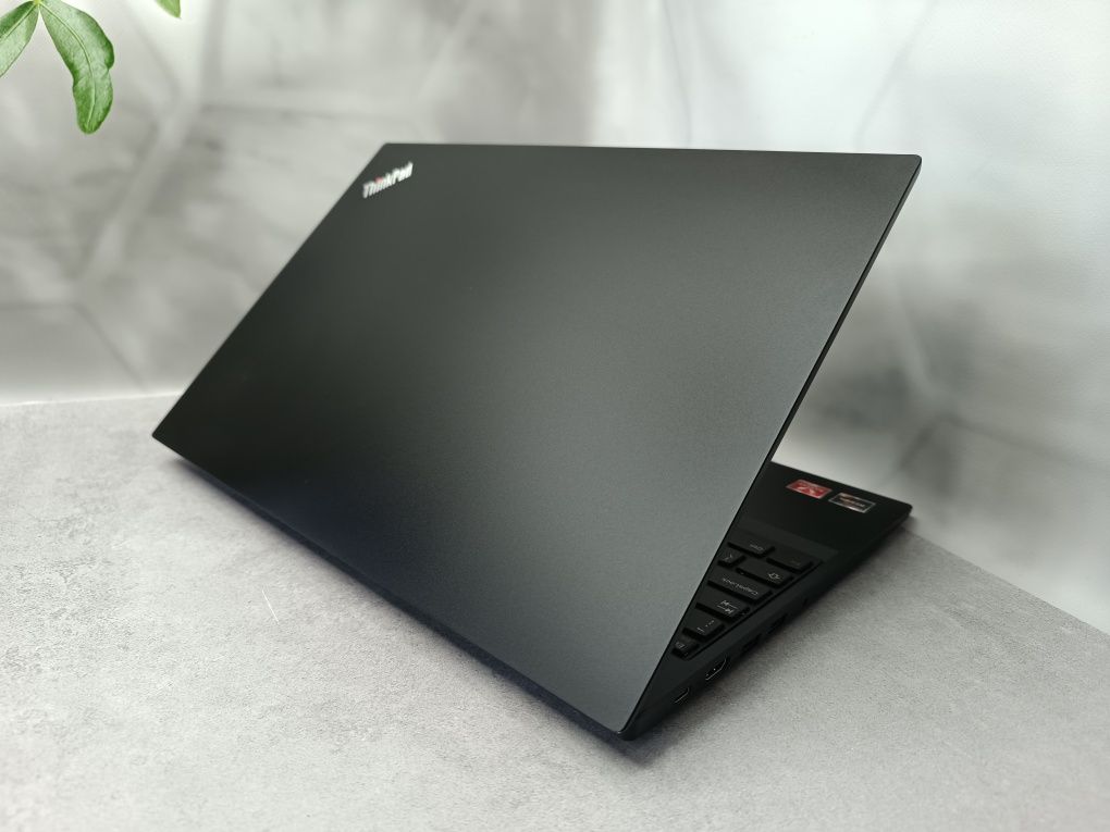 Lenovo ThinkPad E595/Ryzen 5 3500U/8 GB/256GB/15.5"/Full HD IPS