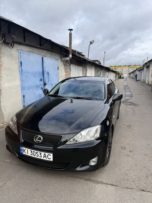 Lexus IS300 2007рік 3.0 газ/бензин
