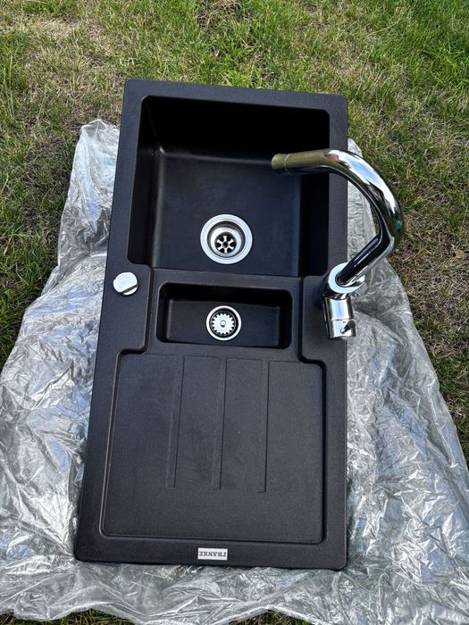 Zlewozmywak granitowy Franke 86x43.5 w kolorze czarnym z kranem