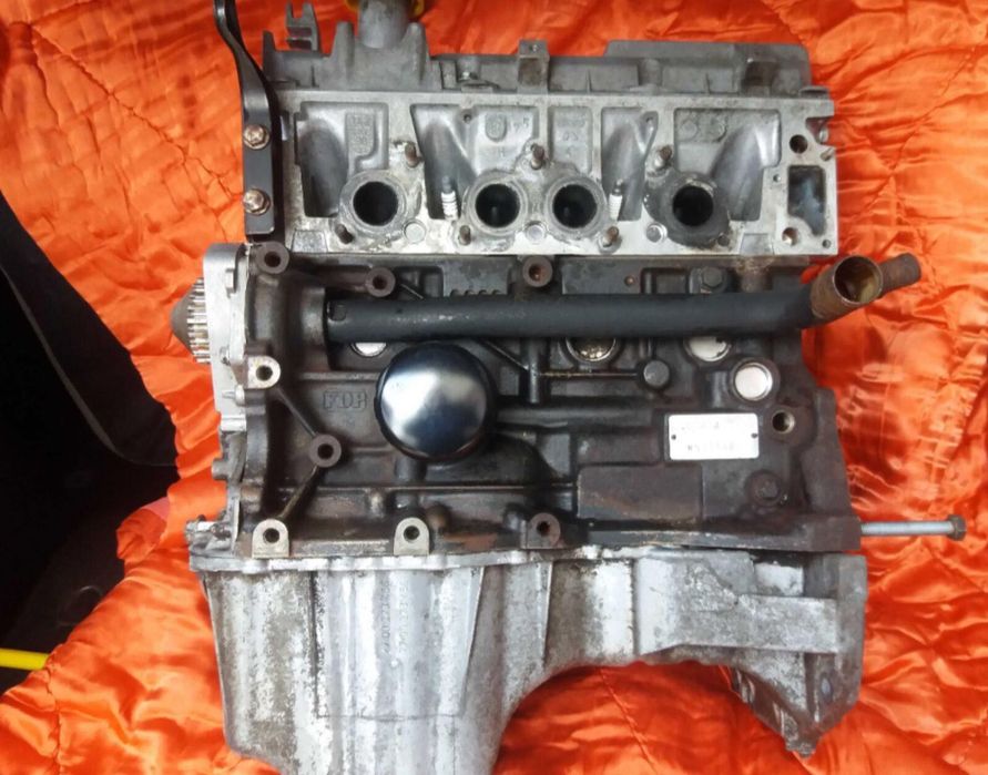 Двигатель мотор ГБЦ Головка Dacia Logan 1.4 1.6 K7J K4M Логан