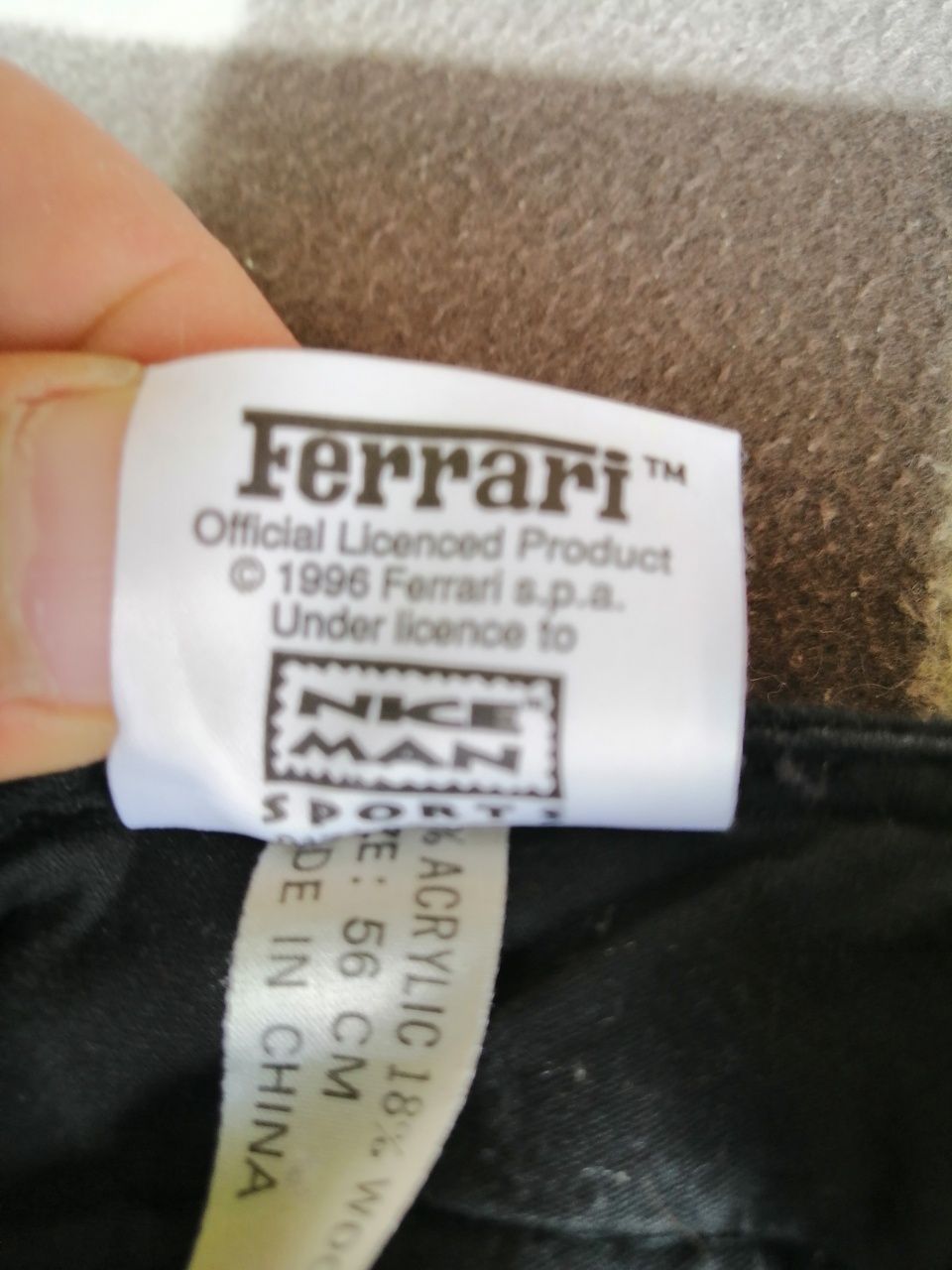 Czapka oryginalna Ferrari.