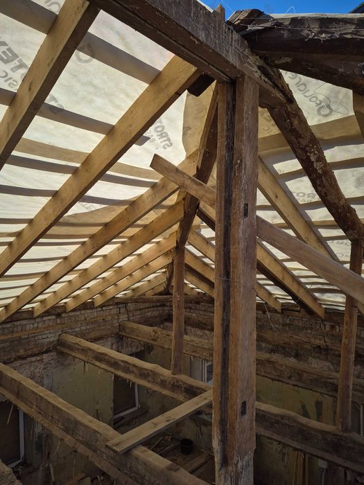 Ремонт дахів і будинків у Харкові та області за еВідновленням!