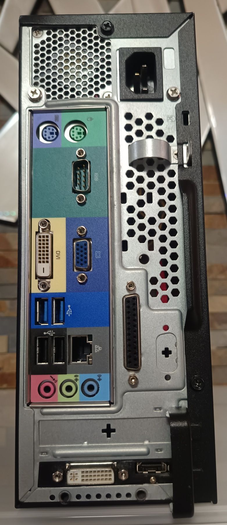 Computador Acer /  i3-6100 / Gráfica dedicada / 8GB DDR4