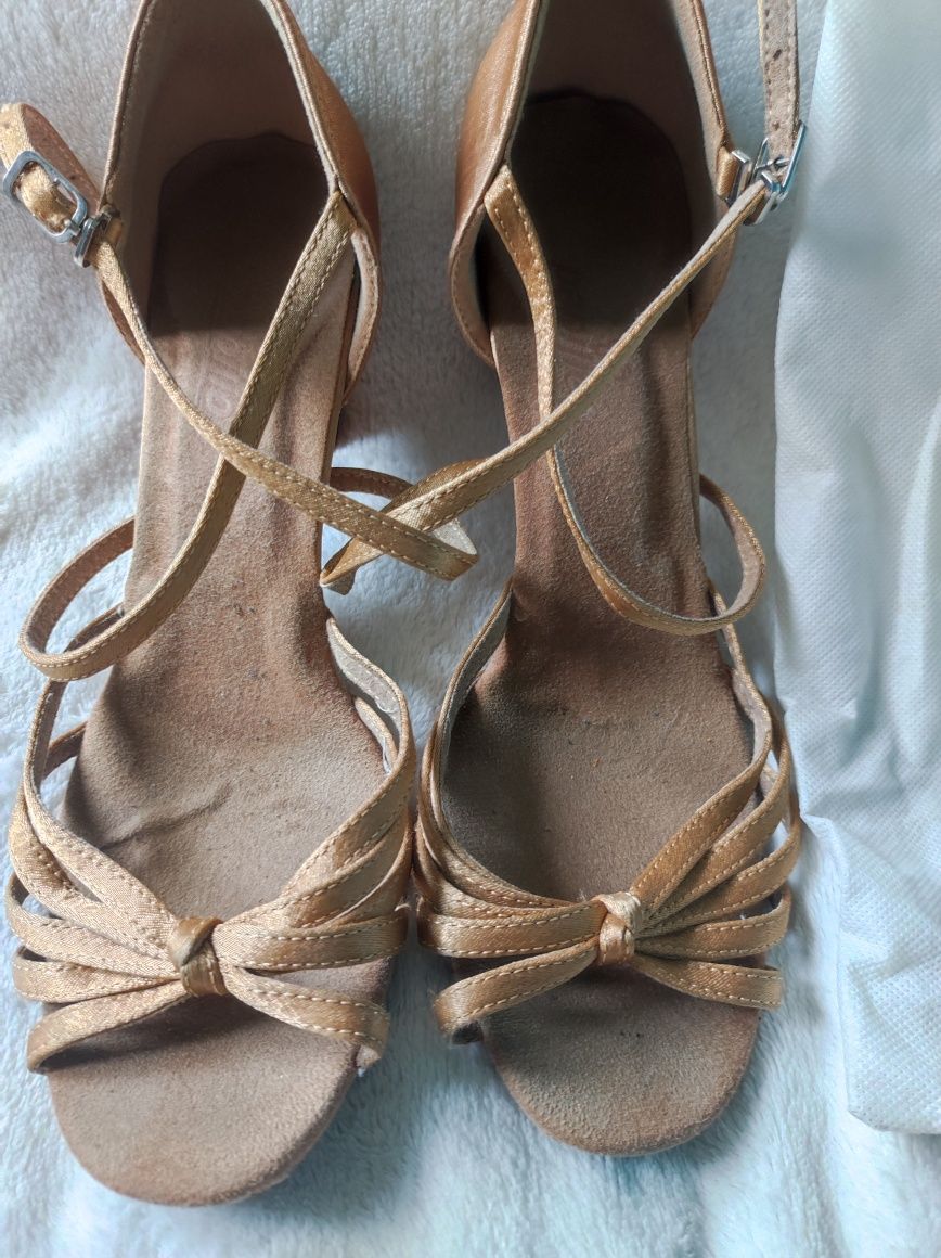 Buty do tańca towarzyskiego