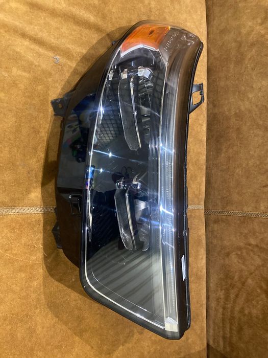 Фара Форд експлорер 6 , 2020, 2021, 2022, 2023, 2024, 2025 рік