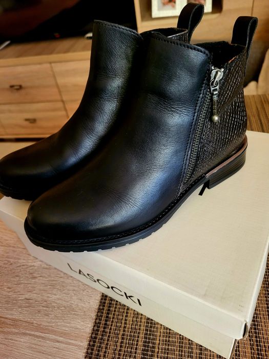 Botki , kozaki ze skóry 38