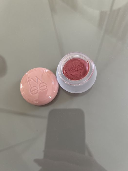 Fwee lip and cheek blurry padding pop kolor without