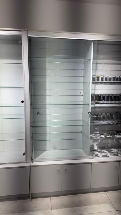 Witryna sklepowa regał