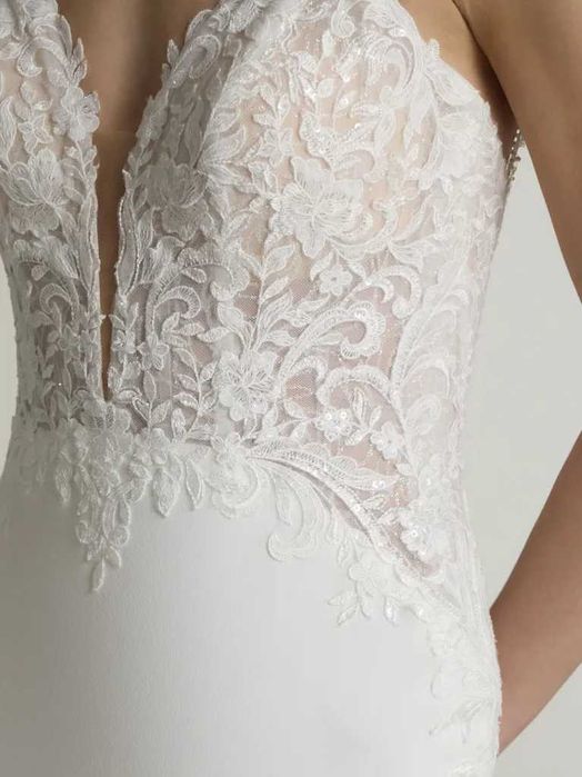 Vestido de noiva sereia em crepe a menos de 50% do preço de compra