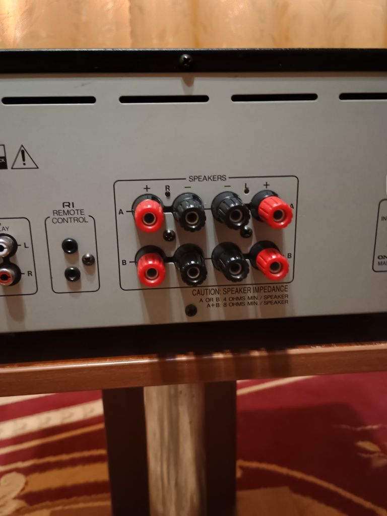 Стерео усилитель Onkyo A-8031. 2×85W. Пульт ДУ