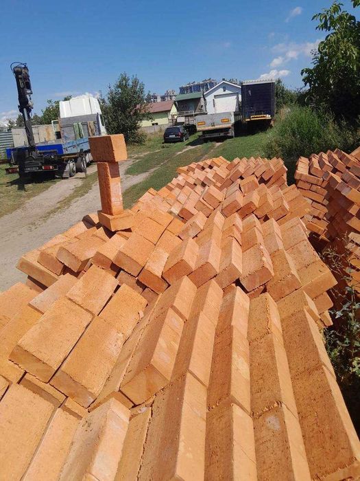 Кирпич рядовой Буча Ирпень, цегла Буча Ірпінь
