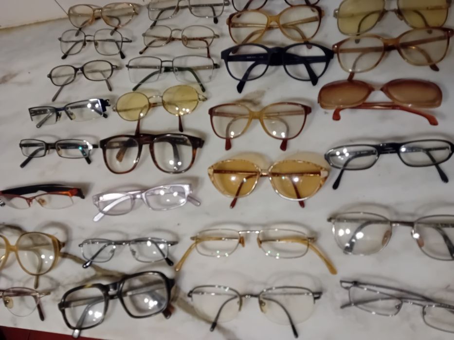 Conjunto de 30 Óculos de Leitura Diversos