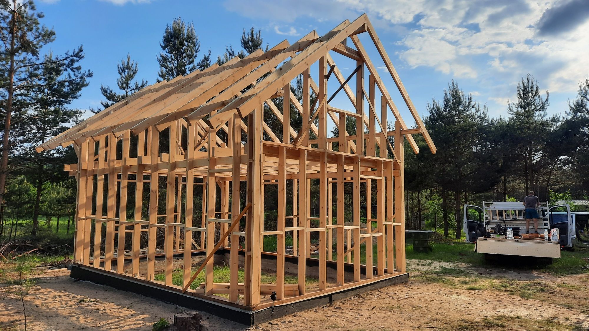Konstrukcja drewniana szkielet domu 35 m2 +poddasze 35 na gotowo domek