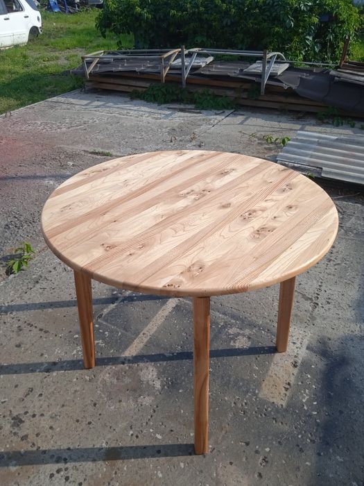 Обідні столи , стільці