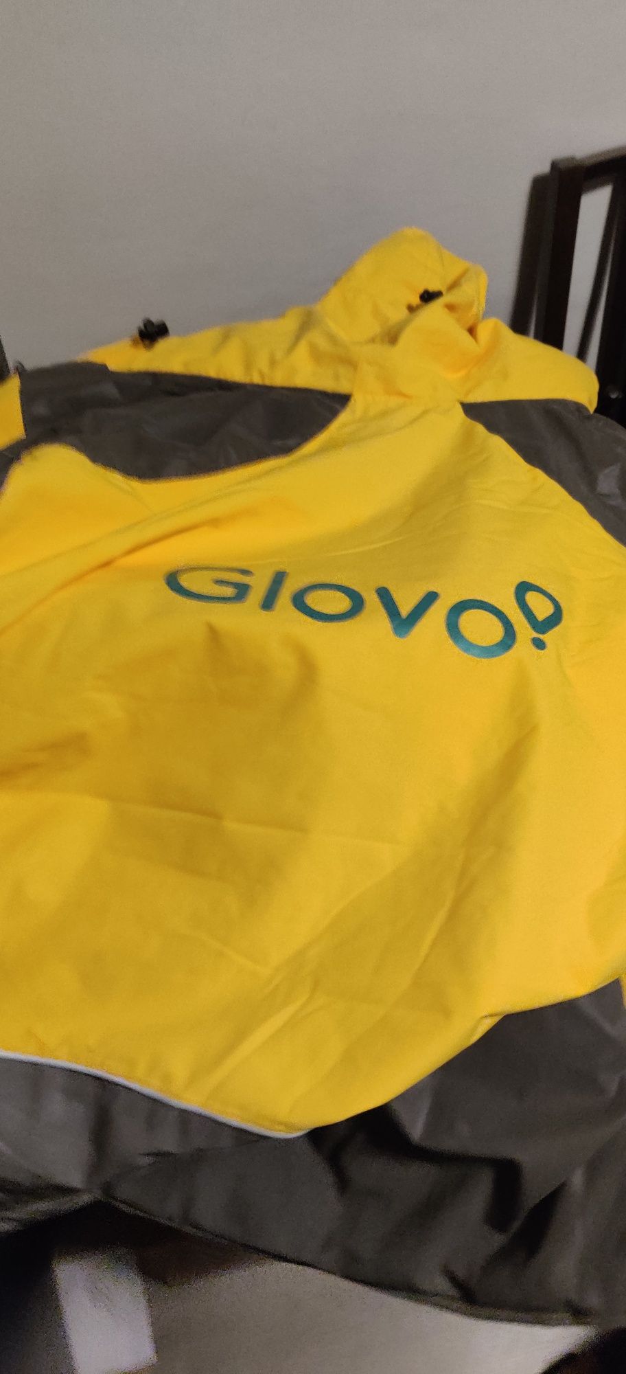 Kurtka glovo nowa