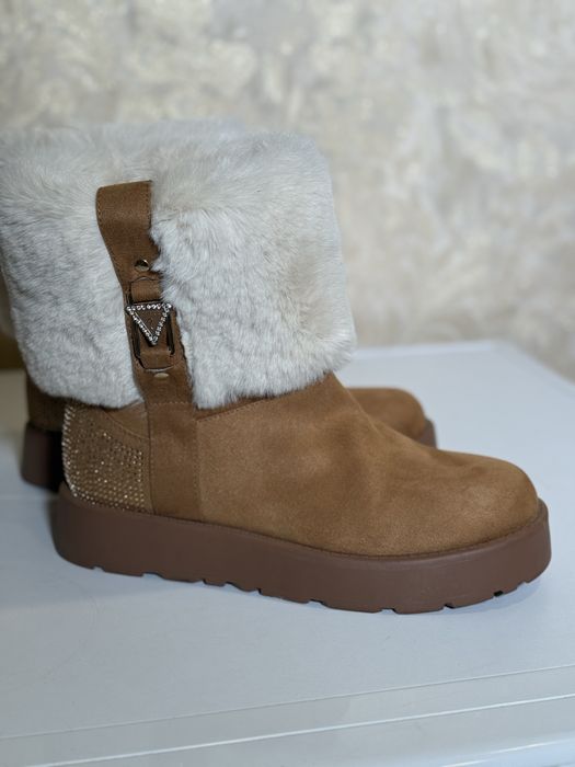 Нові уггі Guess,сапоги