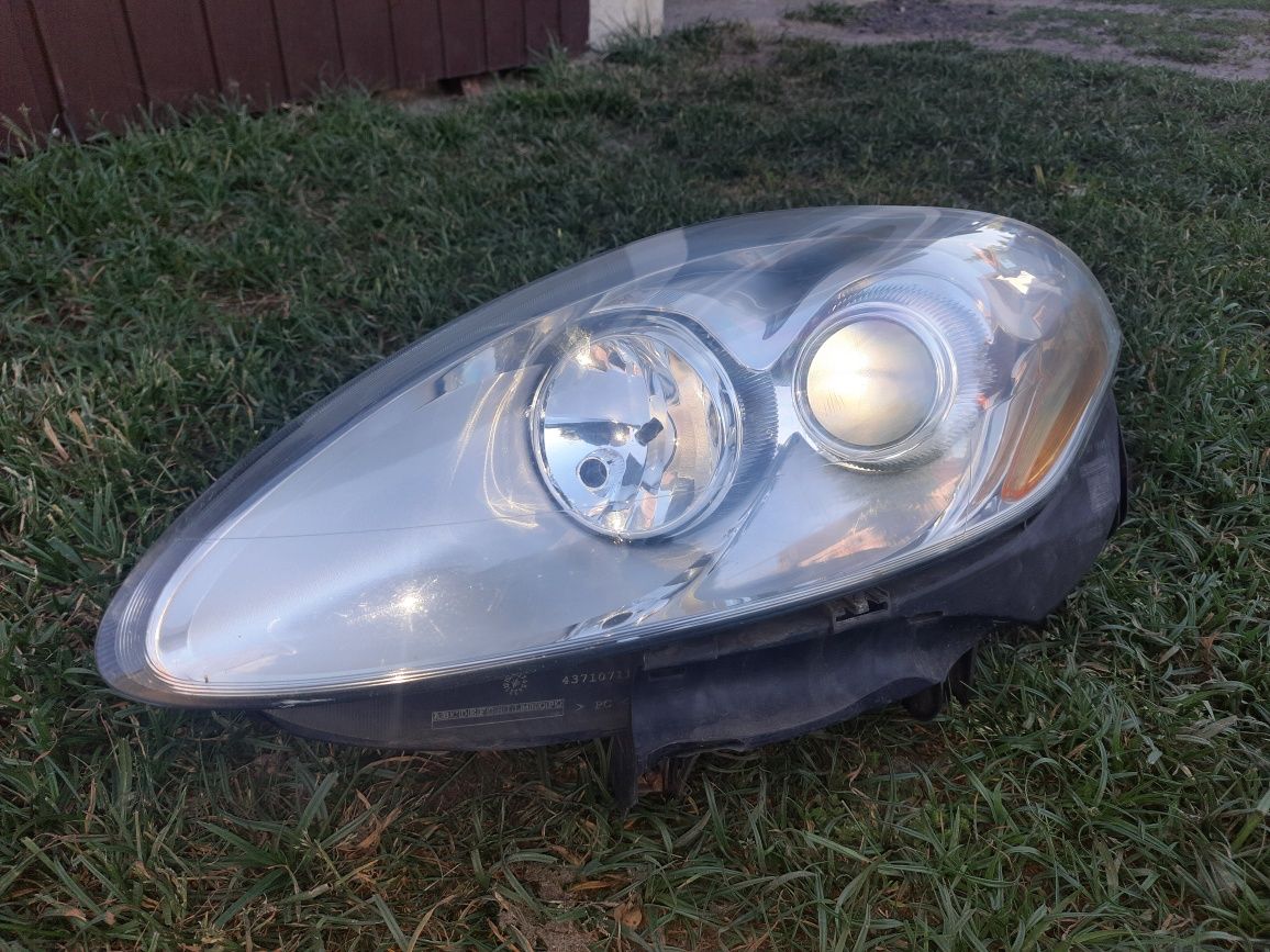 Lampa przednia Fiat Bravo II